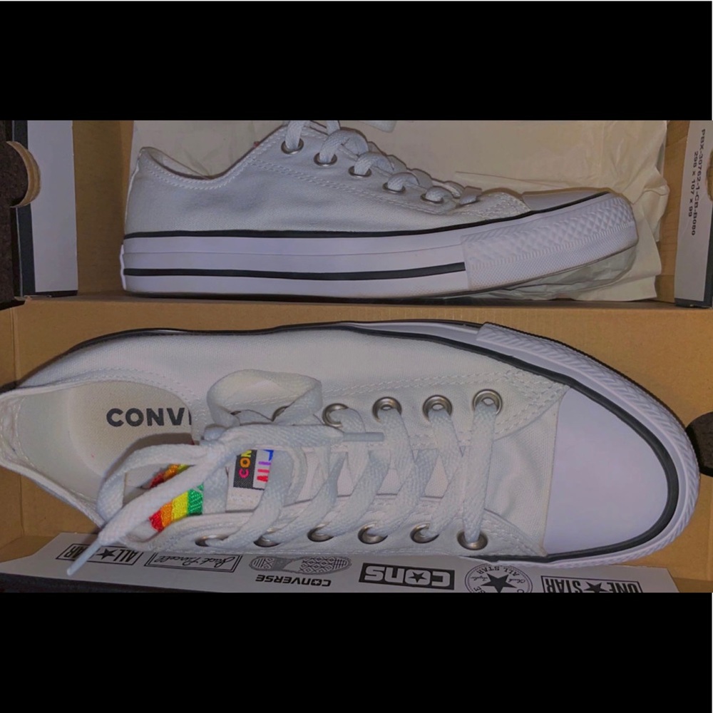 Pride converse